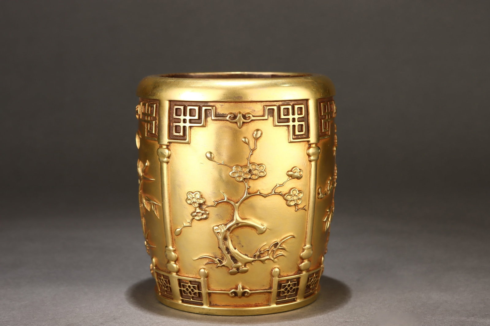 An Exquisite Gilt Bronze Flower Pattern Censer - 3