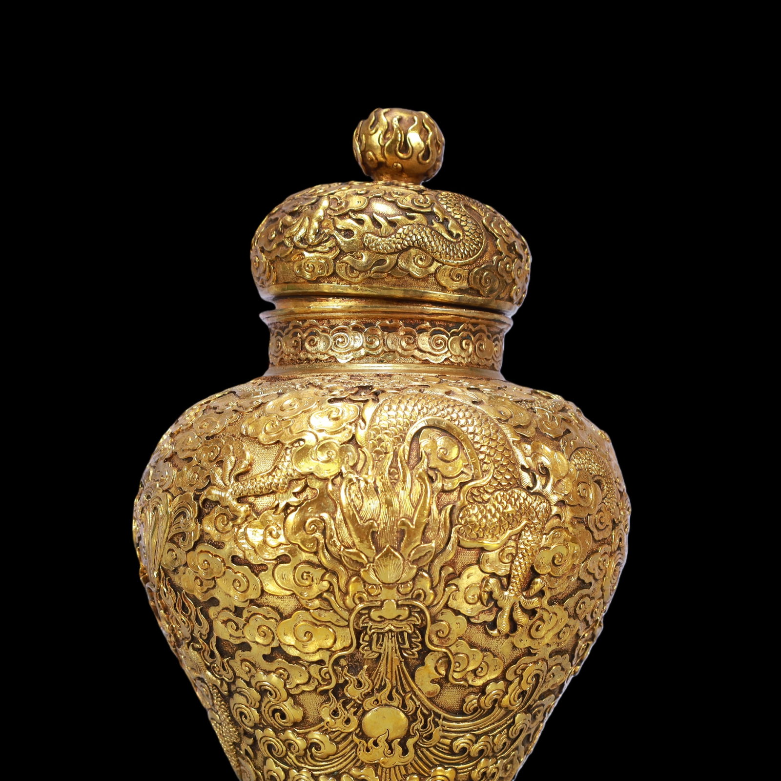 A Exquisite Gilt Bronze Dragon Pattern Vase - 2