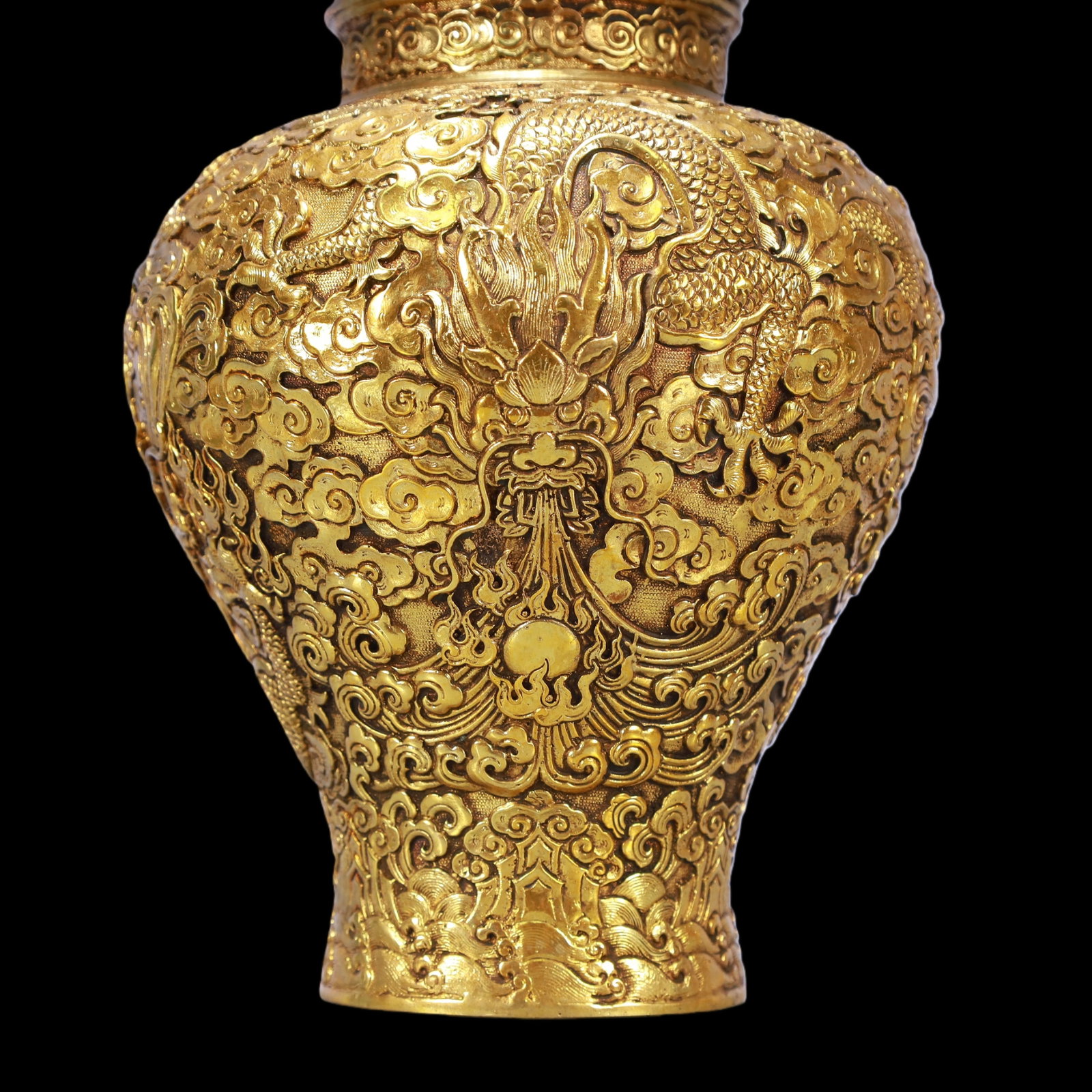 A Exquisite Gilt Bronze Dragon Pattern Vase - 3