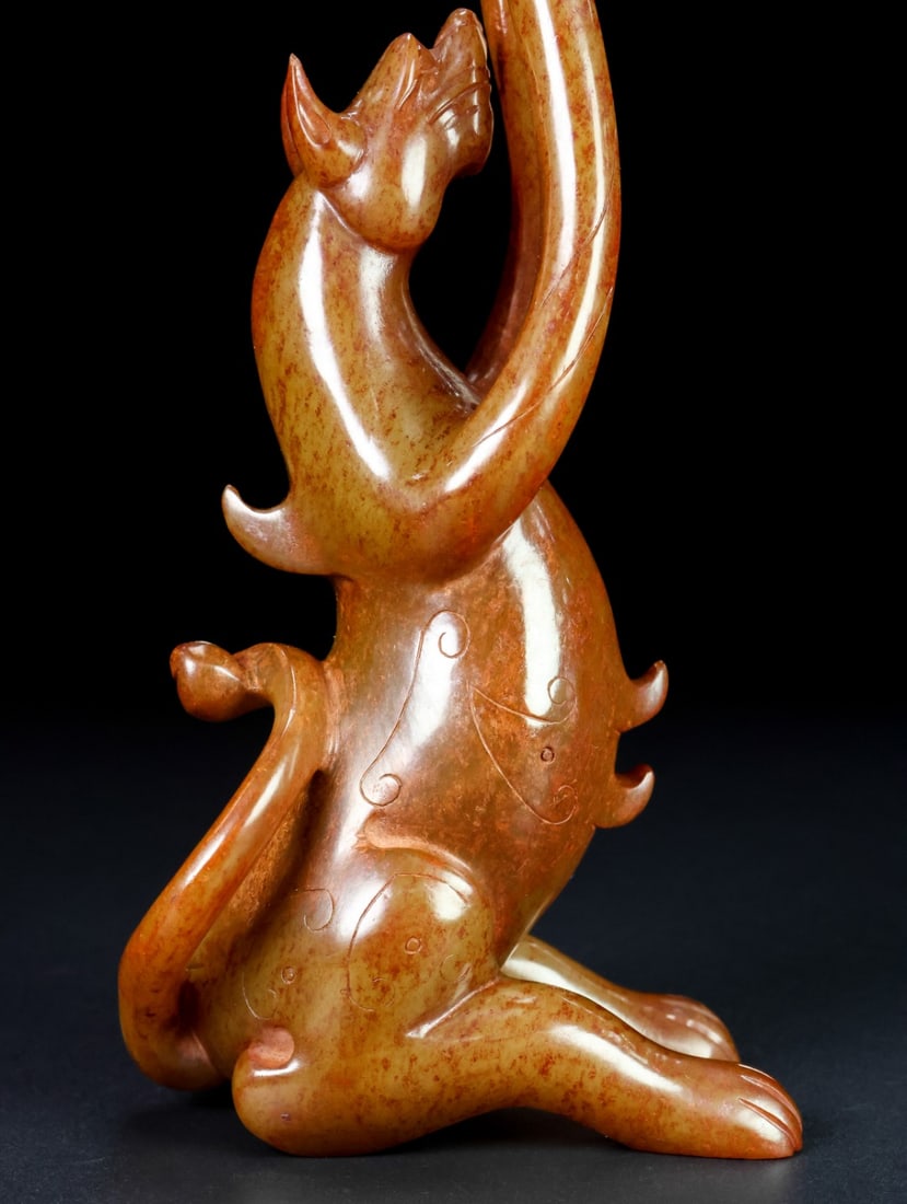 An Exquisite White Jade Bear-Shaped Candlestick - 3
