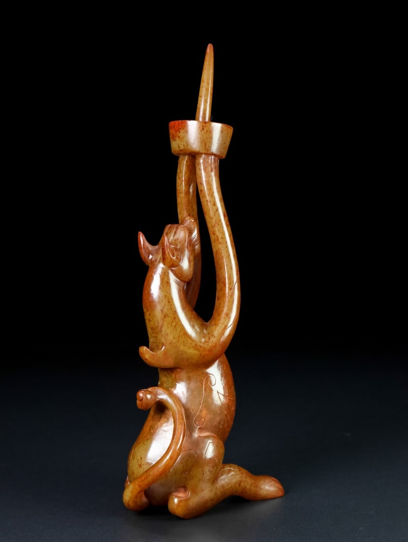 An Exquisite White Jade Bear-Shaped Candlestick - 4