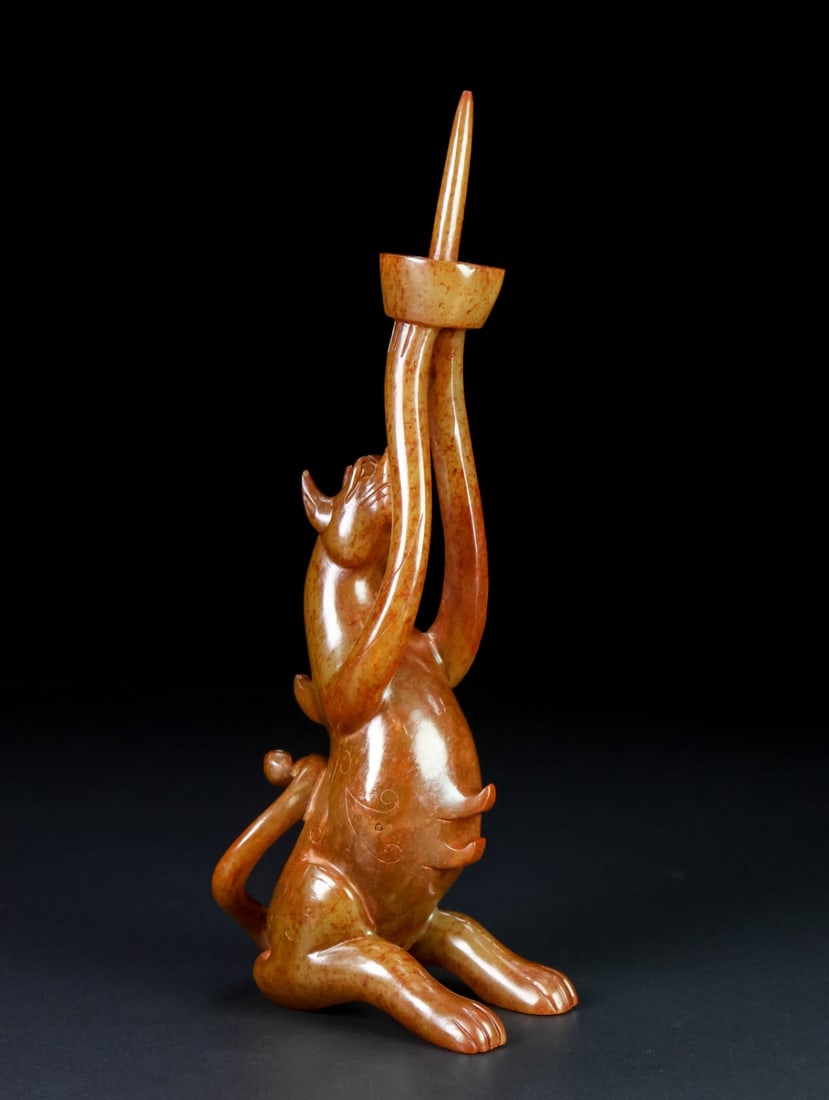 An Exquisite White Jade Bear-Shaped Candlestick - 5