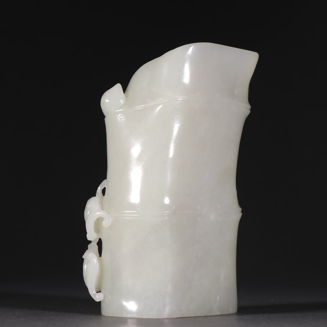 An Exquisite White Jade Bamboo Pattern Brush Pot - 3