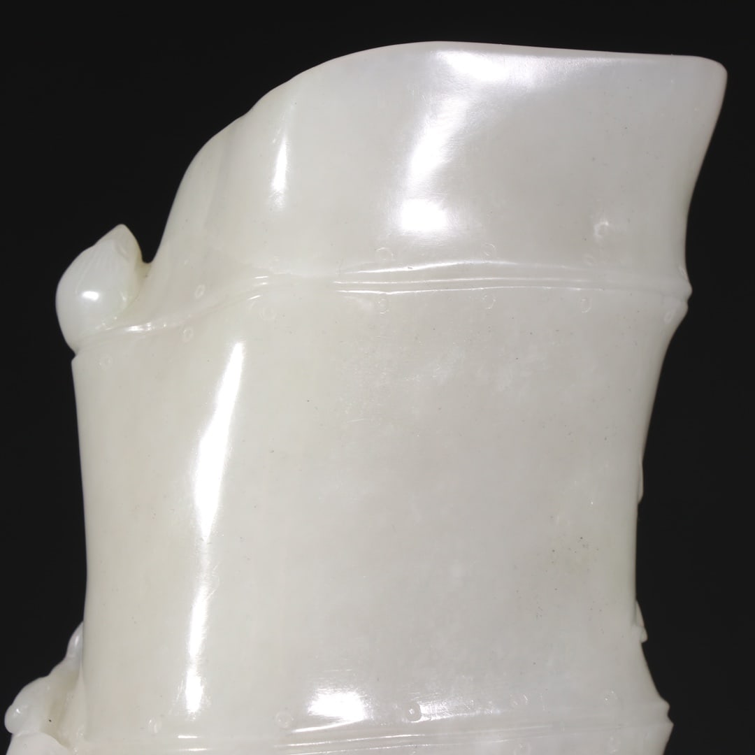 An Exquisite White Jade Bamboo Pattern Brush Pot - 4