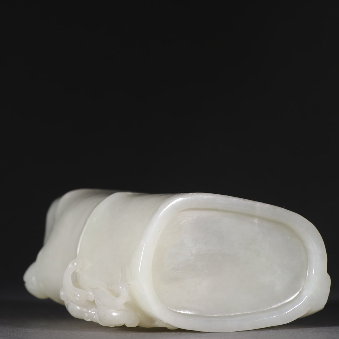 An Exquisite White Jade Bamboo Pattern Brush Pot - 9