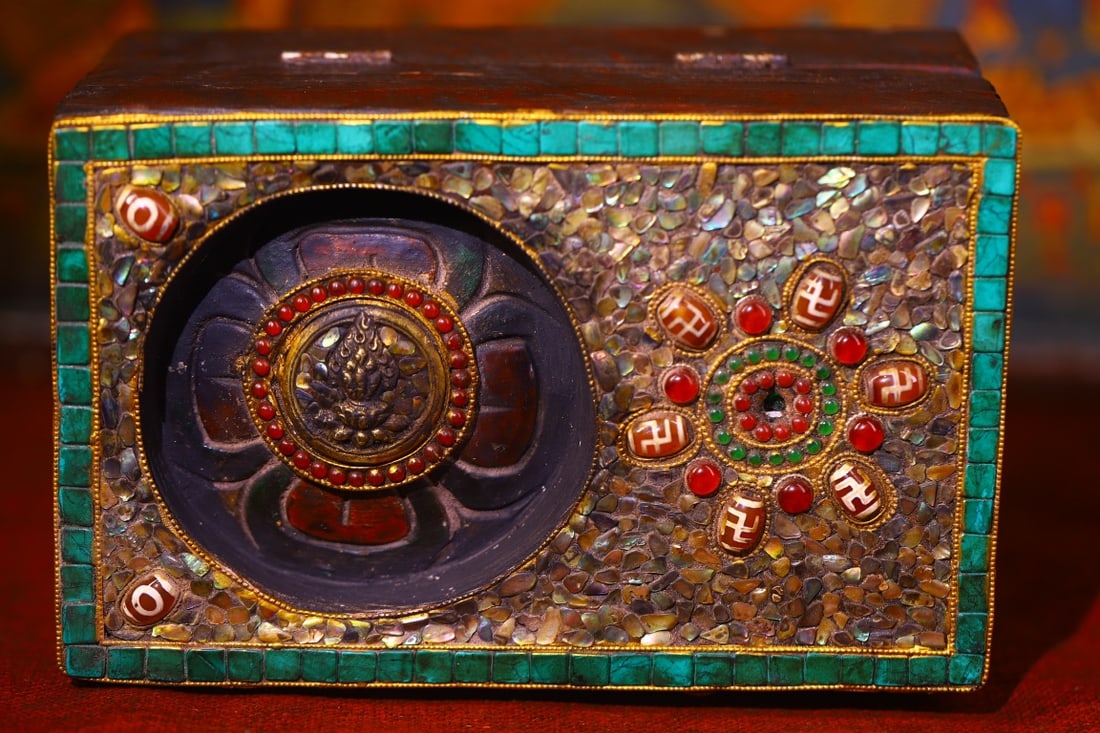 An Exquisite Bronze Painted Color Dzi Bead Vajry Pestle - 3