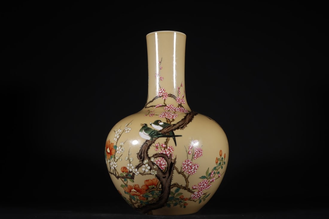 An Exquisite Famille-Rose Yellow Glazed Flower and Bird Pattern Vase: An Exquisite Famille-Rose Yellow Glazed Flower and Bird Pattern Vase Qing Dynasty, China Yongzheng Six-character Mark Size:30cmx20.5cm (The Dimensions Of All Batches Are Manually Measured.If You Need
