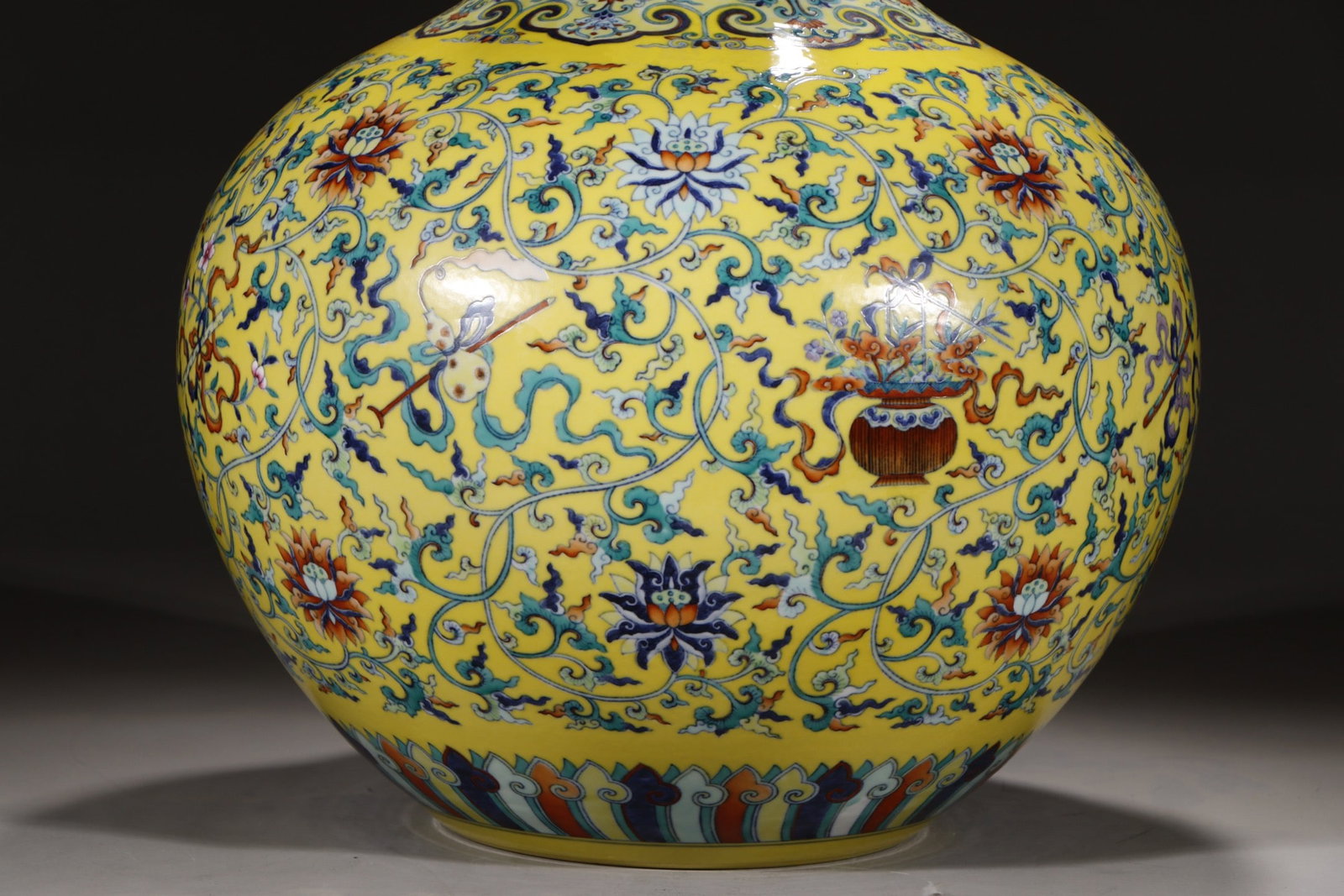 An Exquisite Doucai Lotus Pattern Eight Treasures Pattern Vase - 3
