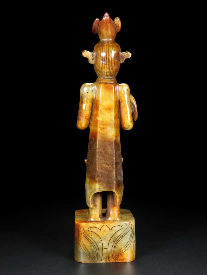 An Exquisite White Jade Figure Ornament - 7