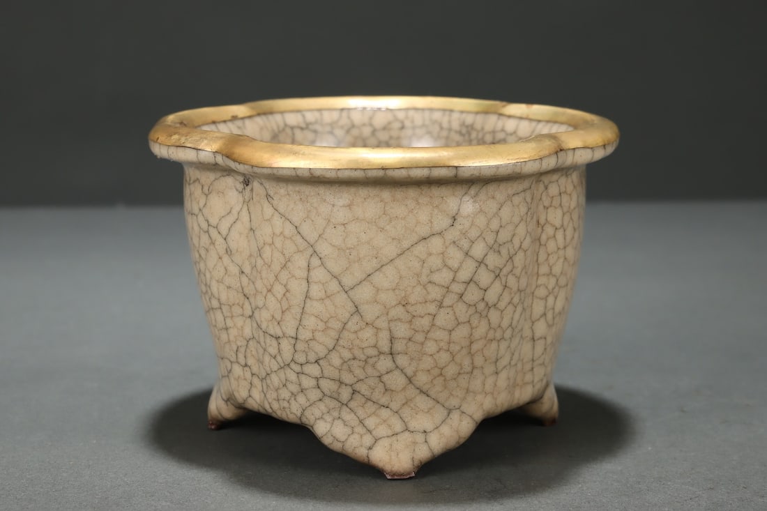 An Exquisite Ge yao Brush Washer - 3