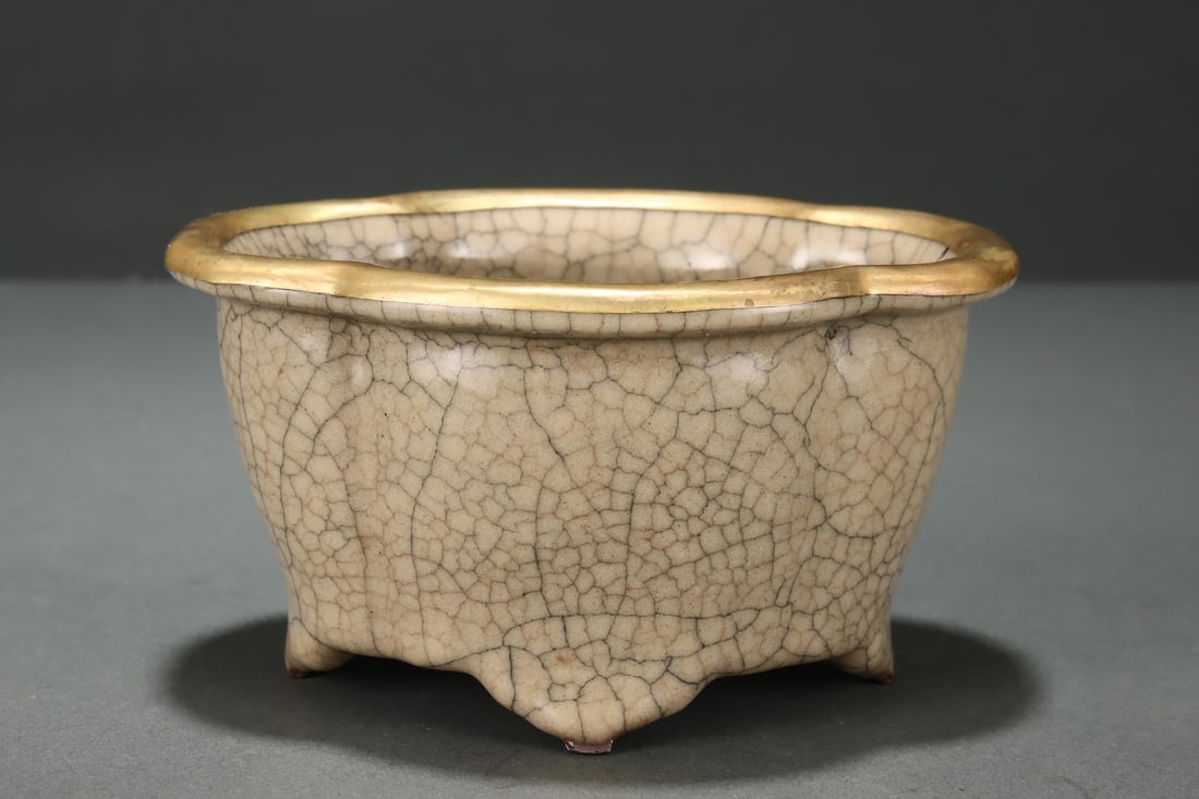 An Exquisite Ge yao Brush Washer - 4