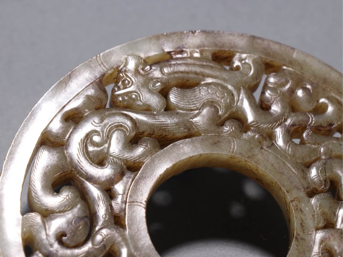 An Exquisite White Jade Chi-Dragon Pattern Ornament - 2