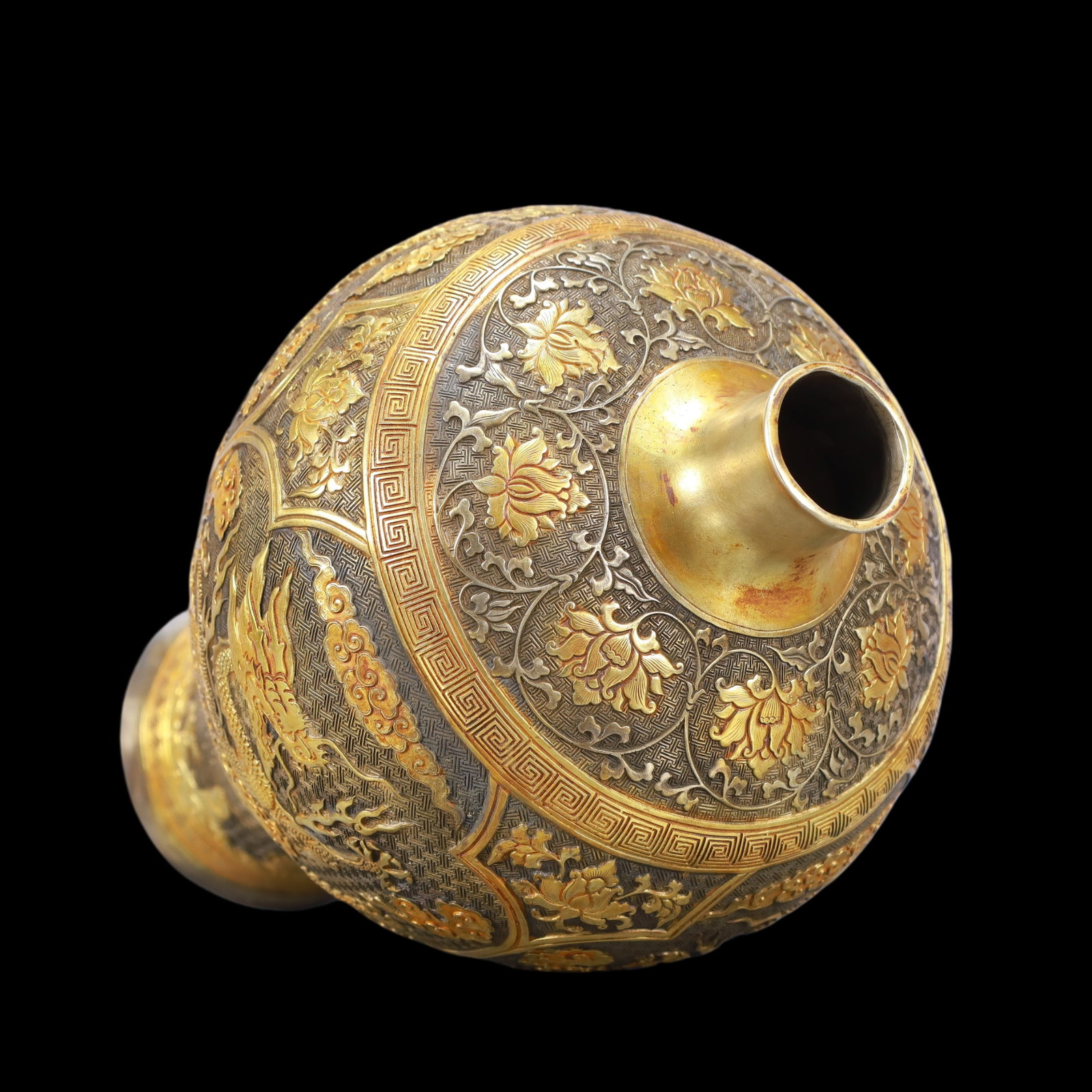 A Exquisite Gilt Silver Lotus Pattern Dragon and Phoenix Pattern Vase - 6