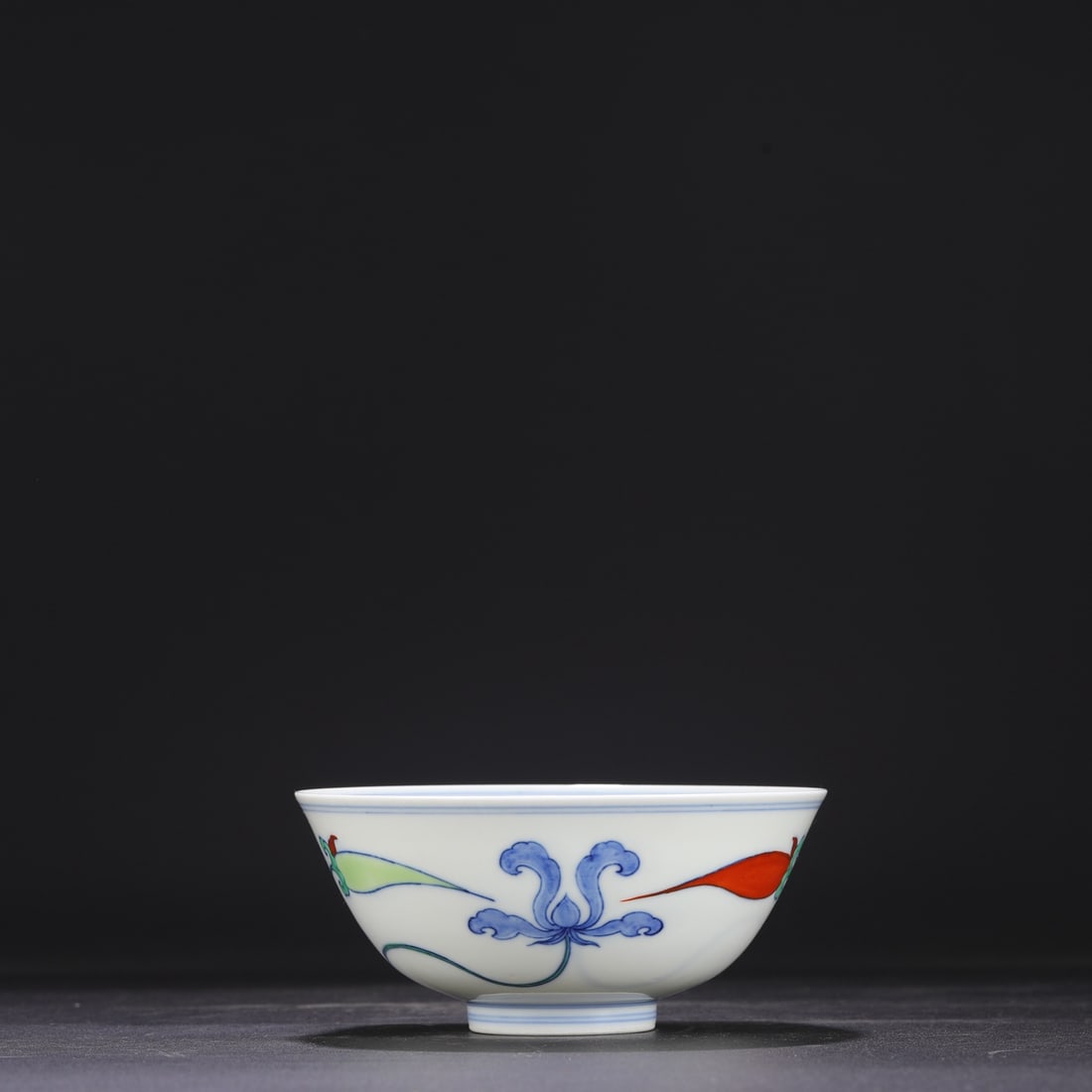 An Exquisite Doucai Lotus Pattern Bowl - 4