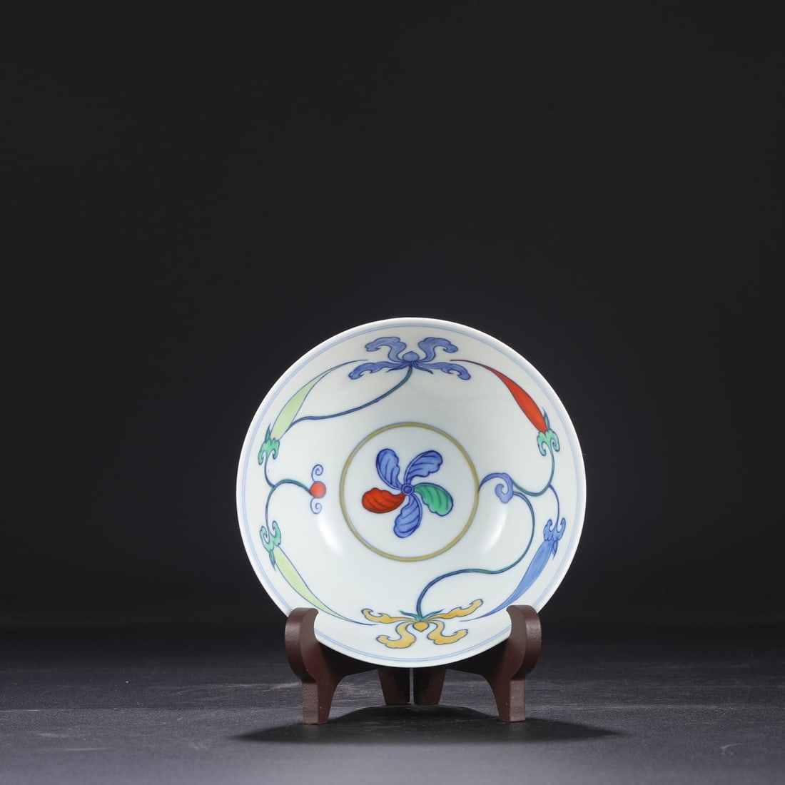 An Exquisite Doucai Lotus Pattern Bowl - 5