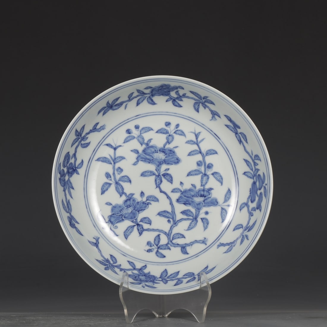 An Exquisite Blue and White Flower Pattern Plate - 2