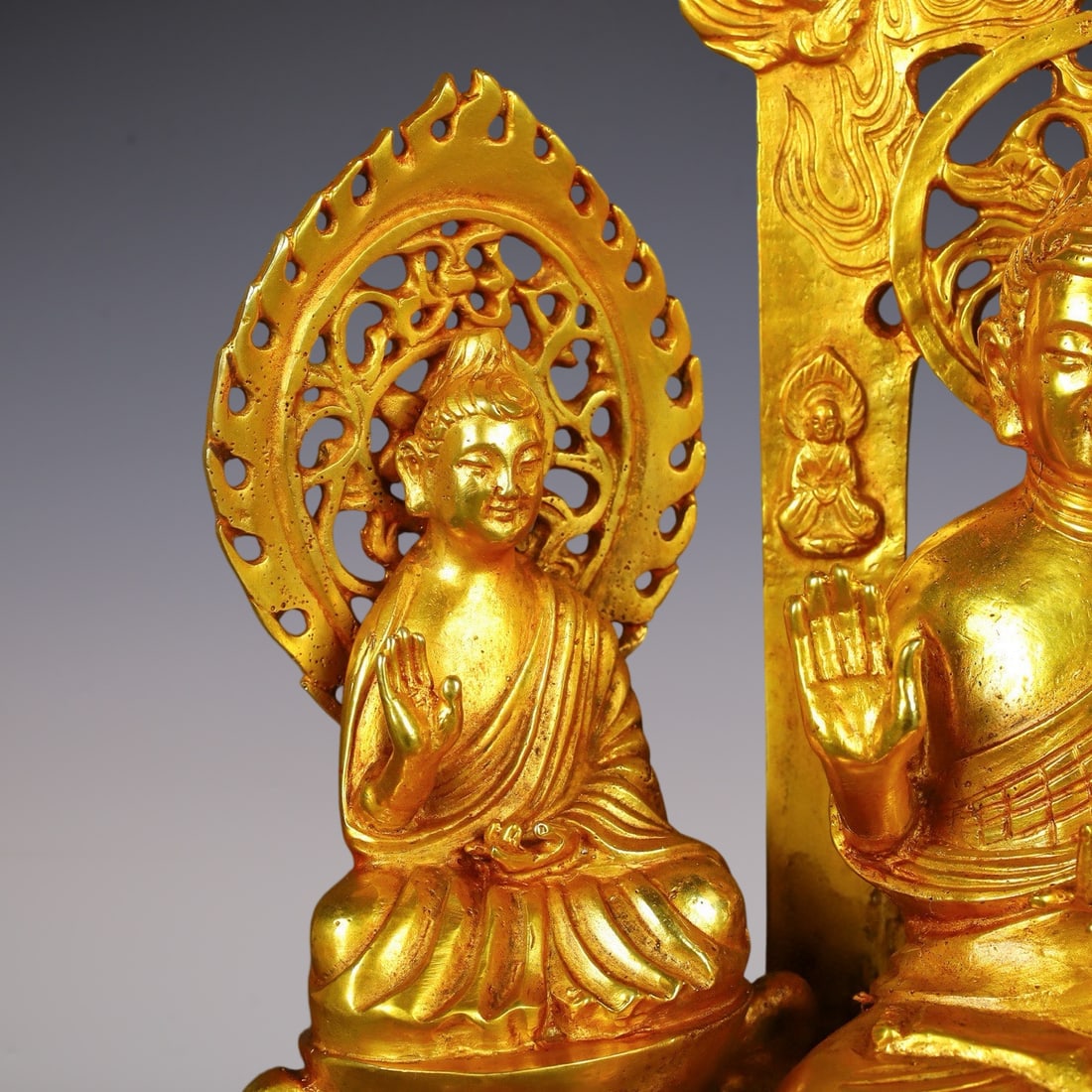 An Exquisite Gilt Bronze Buddha Statue - 7