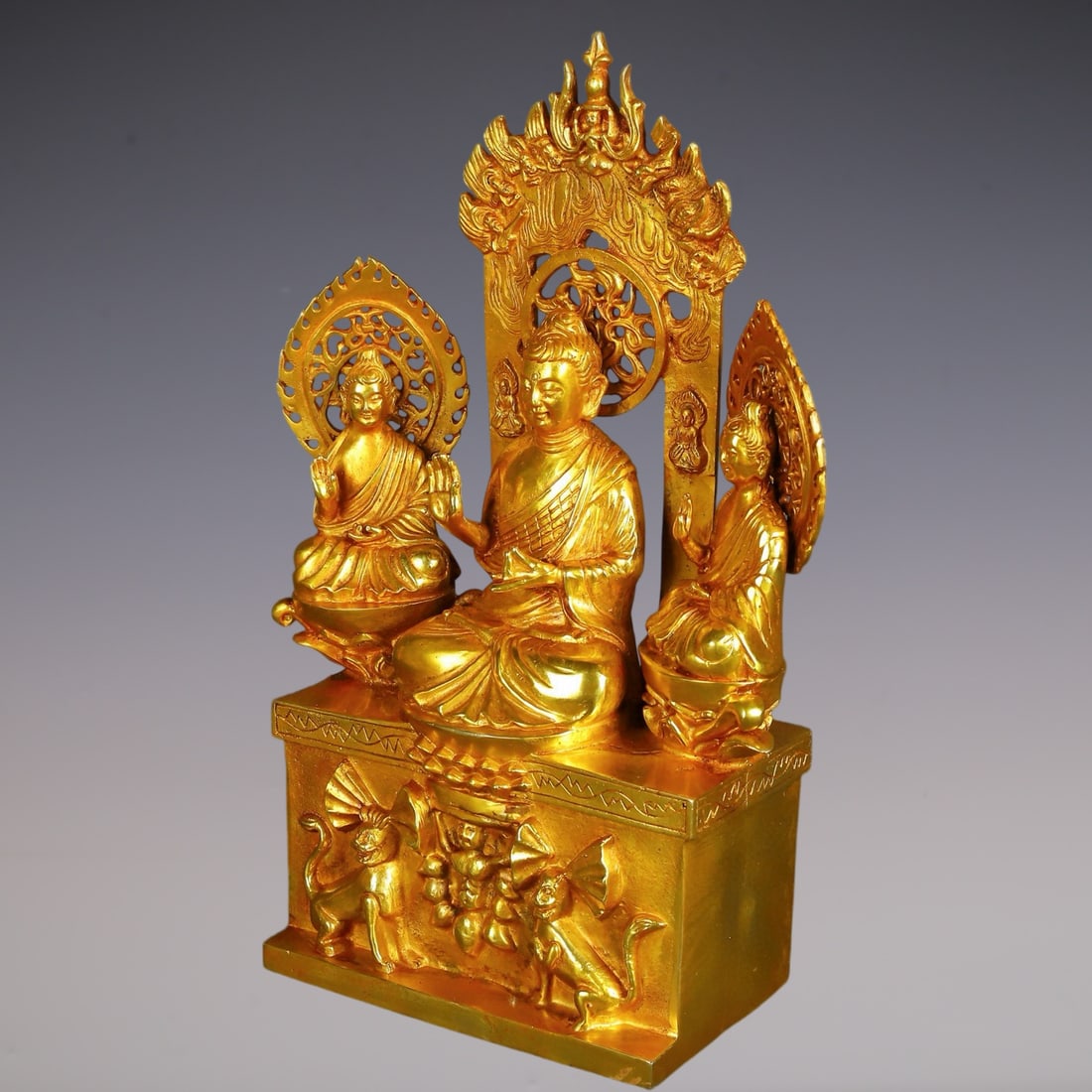 An Exquisite Gilt Bronze Buddha Statue - 8