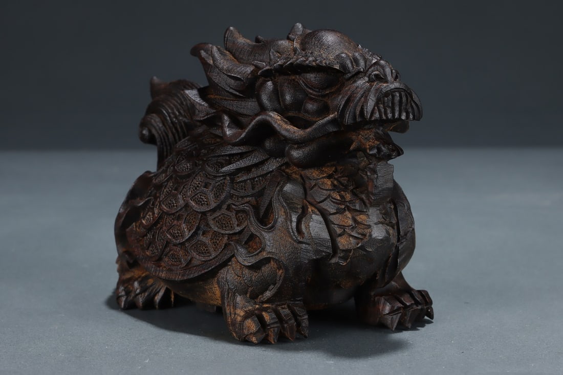 An Exquisite Eaglewood Auspicious Beast Ornament - 6