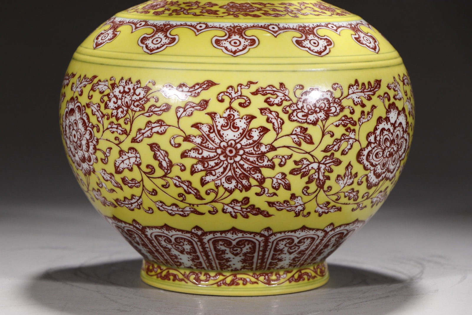 An Exquisite Underglaze-Red Lotus Pattern Vase - 3