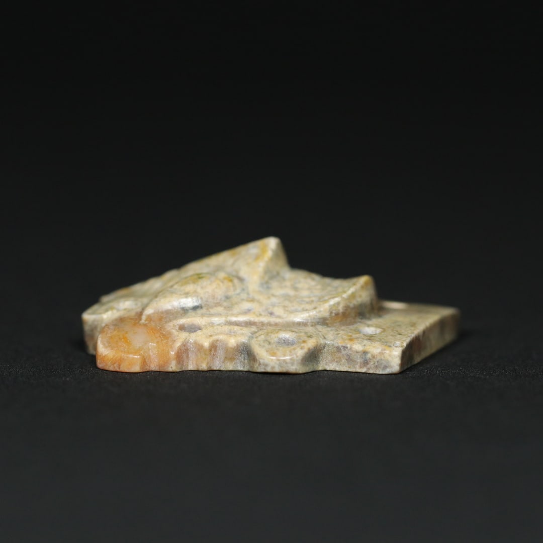 An Exquisite White Jade Pendant - 3