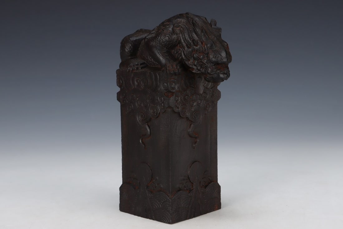 An Exquisite Eaglewood Auspicious Beast Ornament - 3