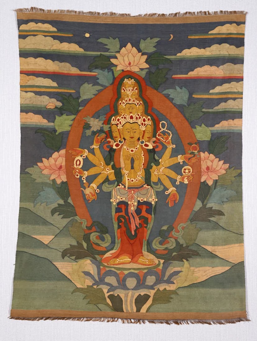A Qing Dynasty kesi thangka: Qing Dynasty kesi thangka SIZE: L:106cm W:75cm (The Dimensions Of All Batches Are Manually Measured.If You Need More Detailed Information, Please Contact Our Customer Service Before Bidding.)