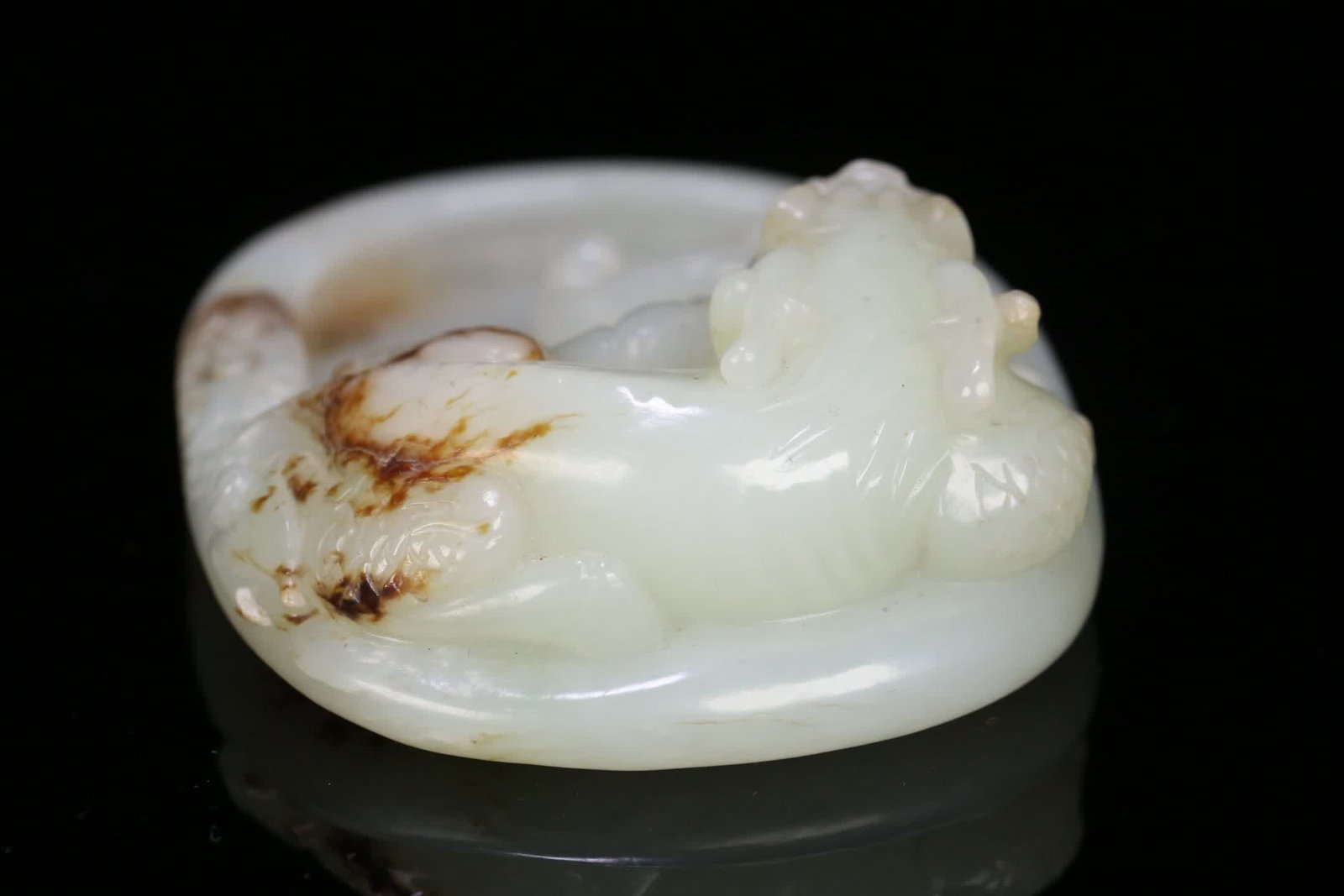 A Qing Dynasty Hetian jade qilin washbasin - 4
