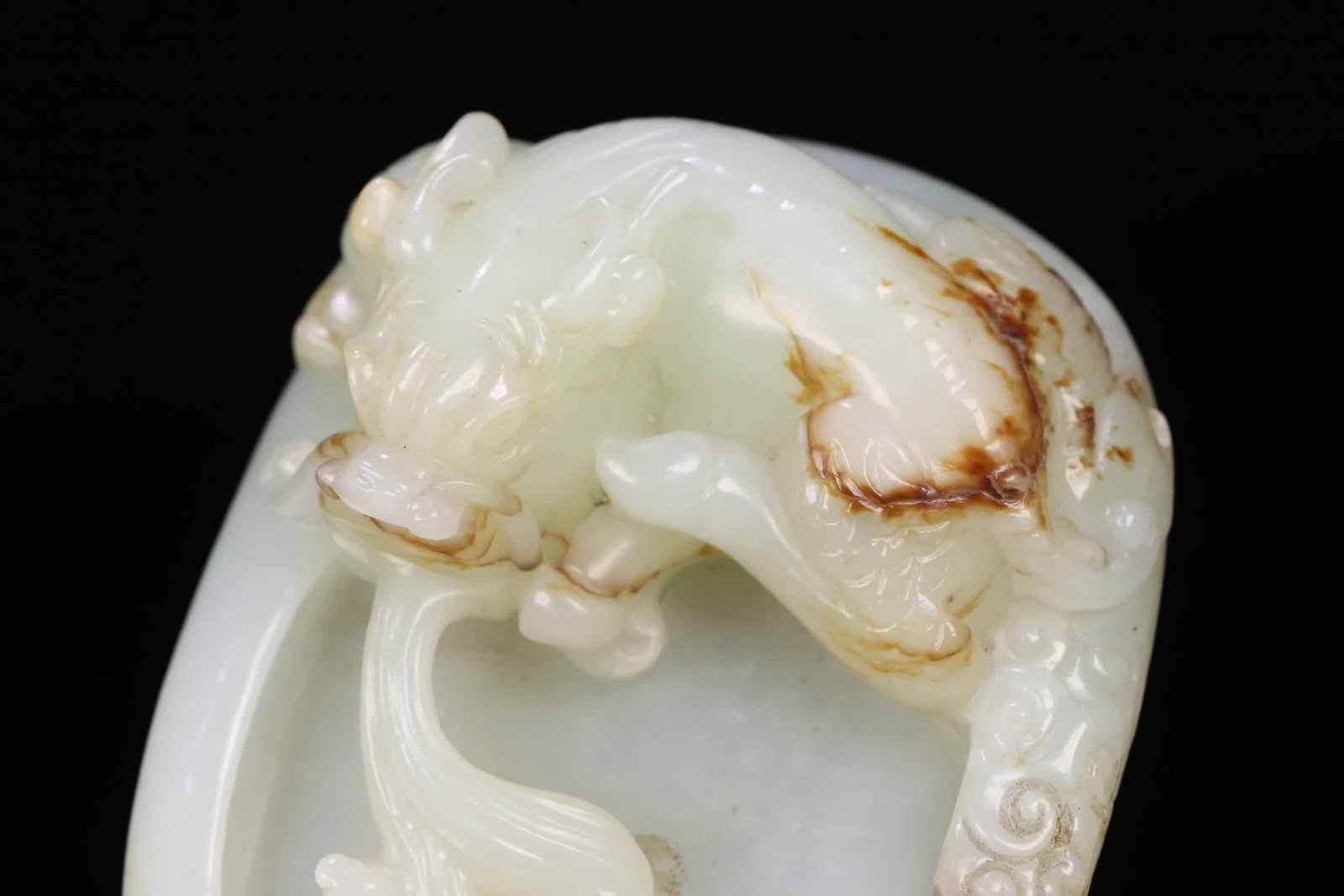 A Qing Dynasty Hetian jade qilin washbasin - 7
