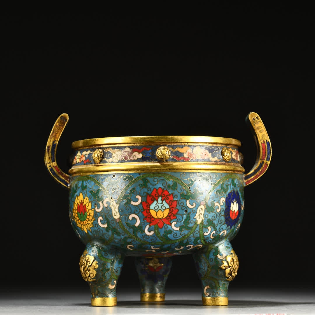 A collector's gift is a gilt bronze cloisonne cloisonne enamel incense burner: Collector Zangzang bronze gilt cloisonne cloisonne enamel colorful incense burner SIZE: H: 13.5cm, Ear pitch: 15cm, W: 1953g (The Dimensions Of All Batches Are Manually Measured.If You Need More