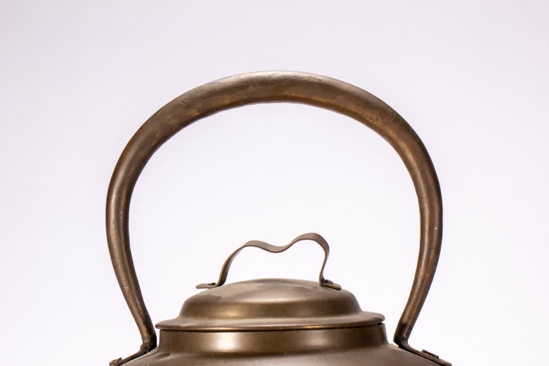 A Qing Dynasty teapot - 2