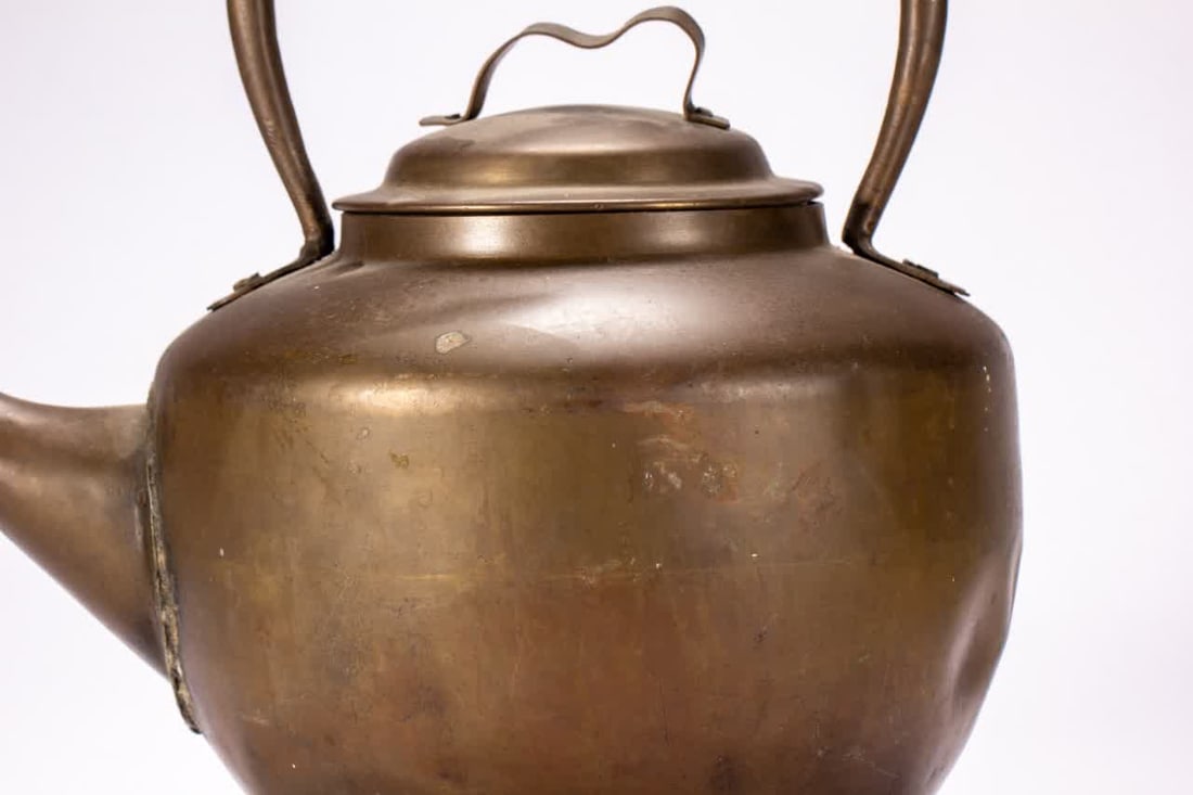A Qing Dynasty teapot - 3