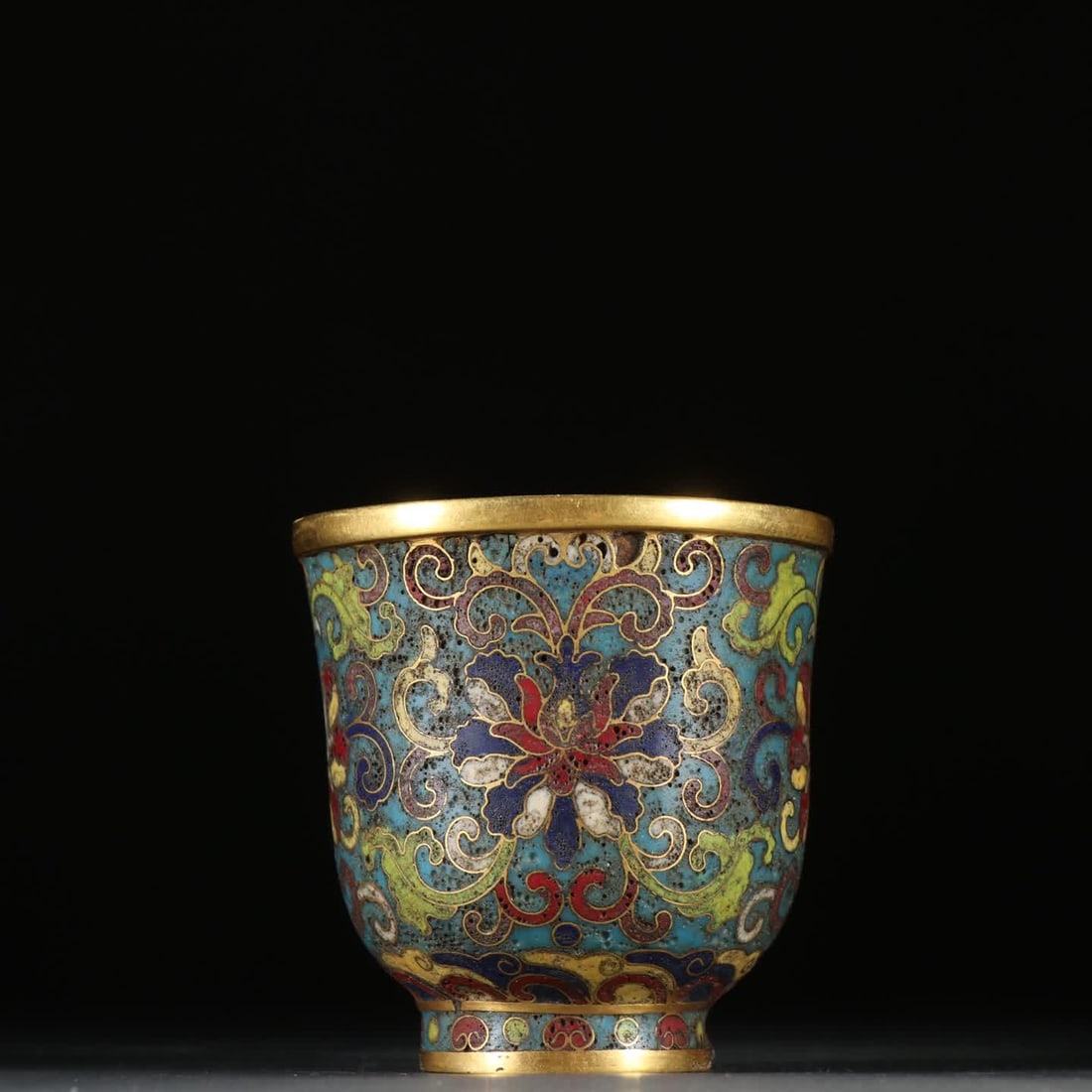 A Qing Dynasty copper gilt cloisonne cup with cloisonne pattern: Qing Dynasty gilt bronze cloisonne patterned cup SIZE: H:7.4cm W:7.3cm W:167.8g (The Dimensions Of All Batches Are Manually Measured.If You Need More Detailed Information, Please Contact Our Customer