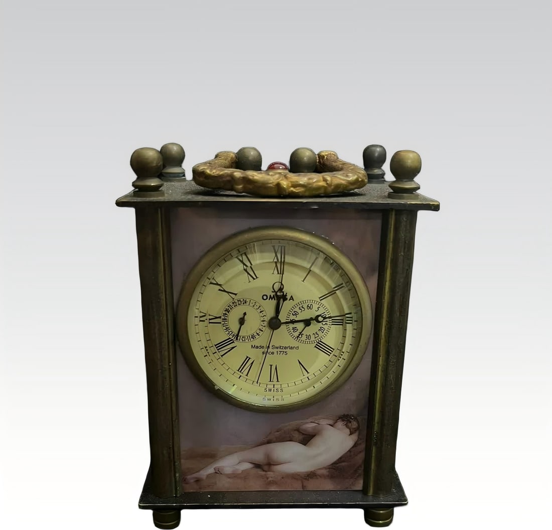 A late Qing European copper-painted carriage clock: Late Qing European copper-painted carriage bell SIZE: L:8cm W:5.5cm (The Dimensions Of All Batches Are Manually Measured.If You Need More Detailed Information, Please Contact Our Customer Service