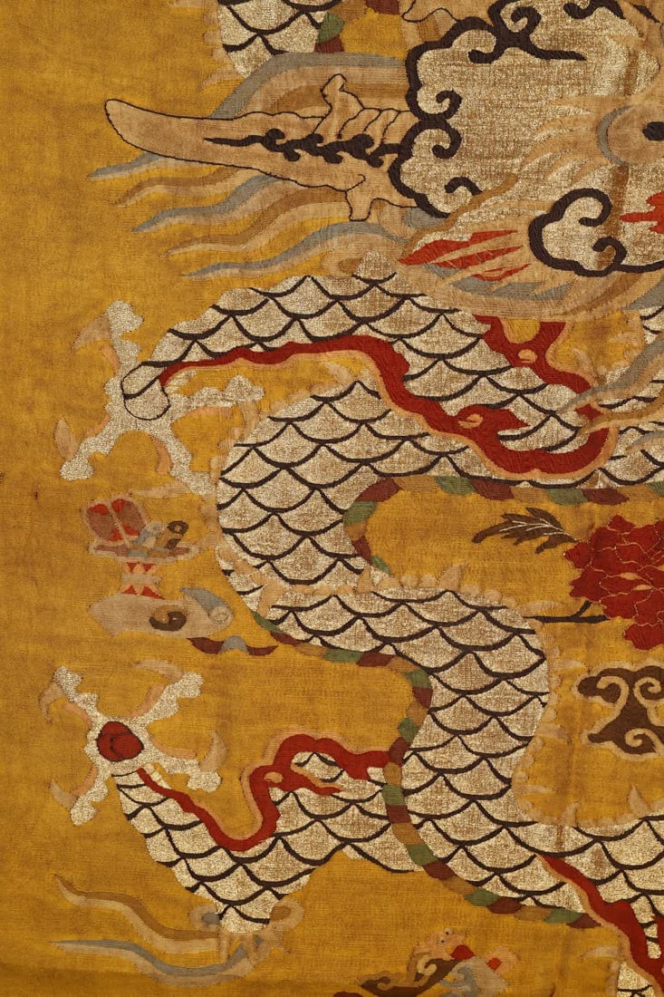 A Qing Dynasty kesi dragon-pattern embroidery piece - 5