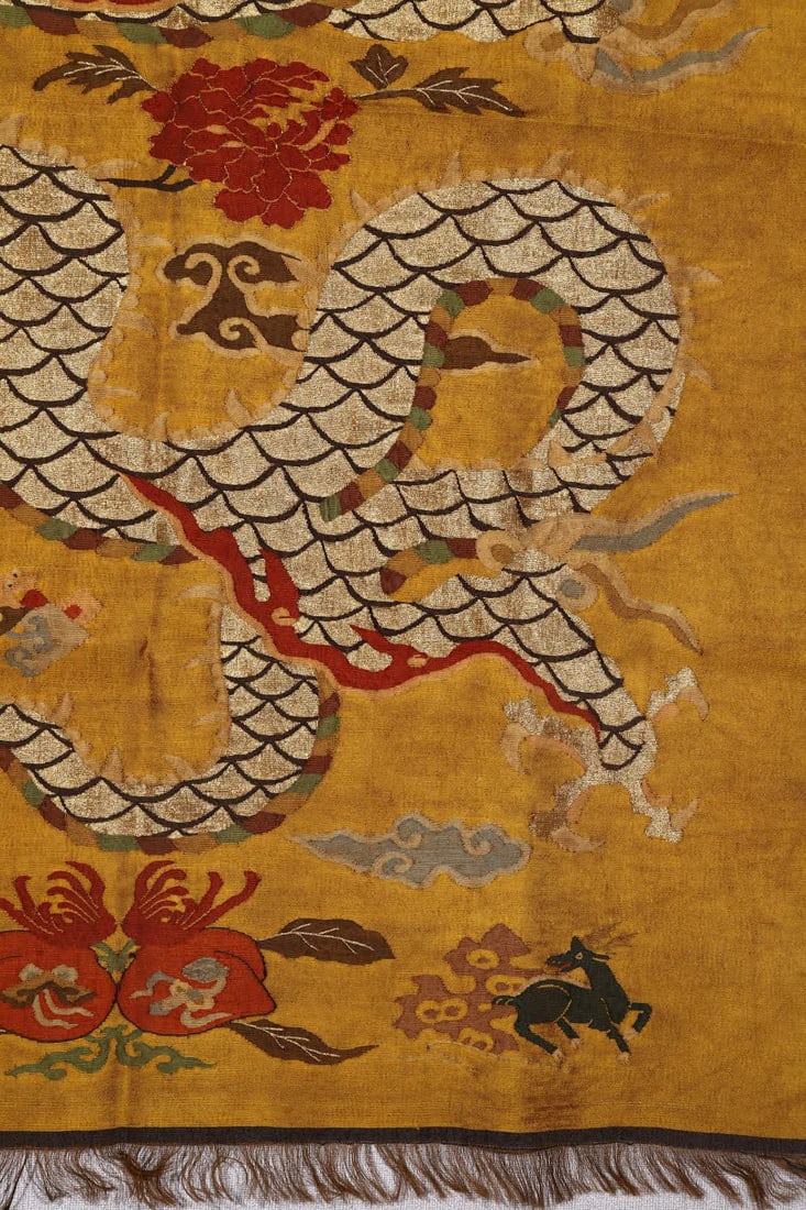 A Qing Dynasty kesi dragon-pattern embroidery piece - 9