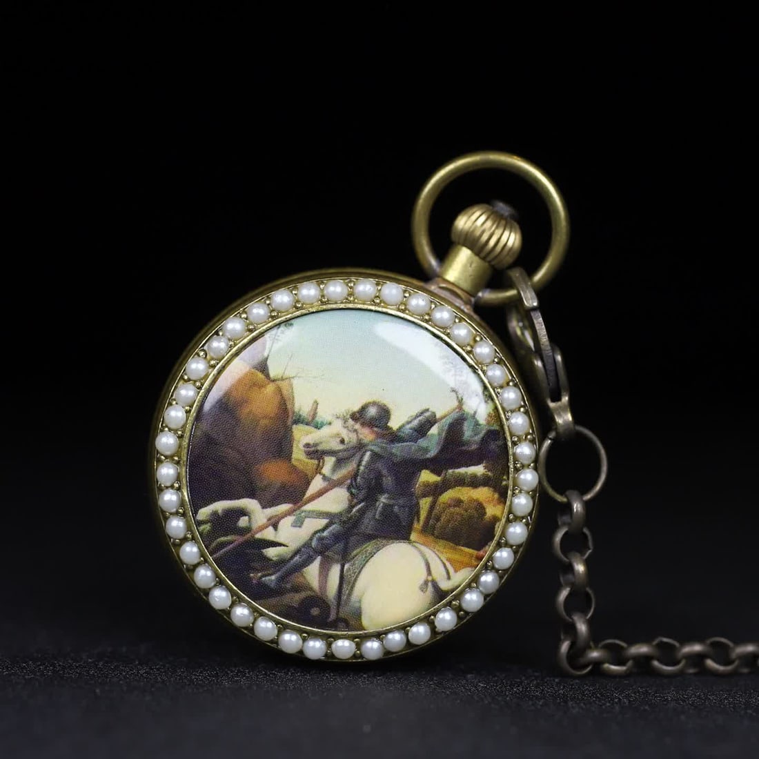 A late Qing dynasty Western pictorial pocket watch: Late Qing Western pictorial pocket watch SIZE: D:50mm (The Dimensions Of All Batches Are Manually Measured.If You Need More Detailed Information, Please Contact Our Customer Service Before Bidding.)