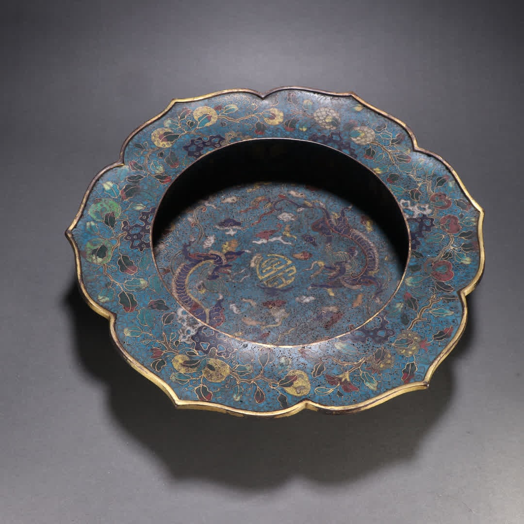 One Ming Dynasty bronze-bodied cloisonne palm-mouth plate: Ming Dynasty copper-bodied cloisonne palm mouth plate SIZE: H:7.2cm W:33.5cm W:2776.3g (The Dimensions Of All Batches Are Manually Measured.If You Need More Detailed Information, Please Contact Our Cu