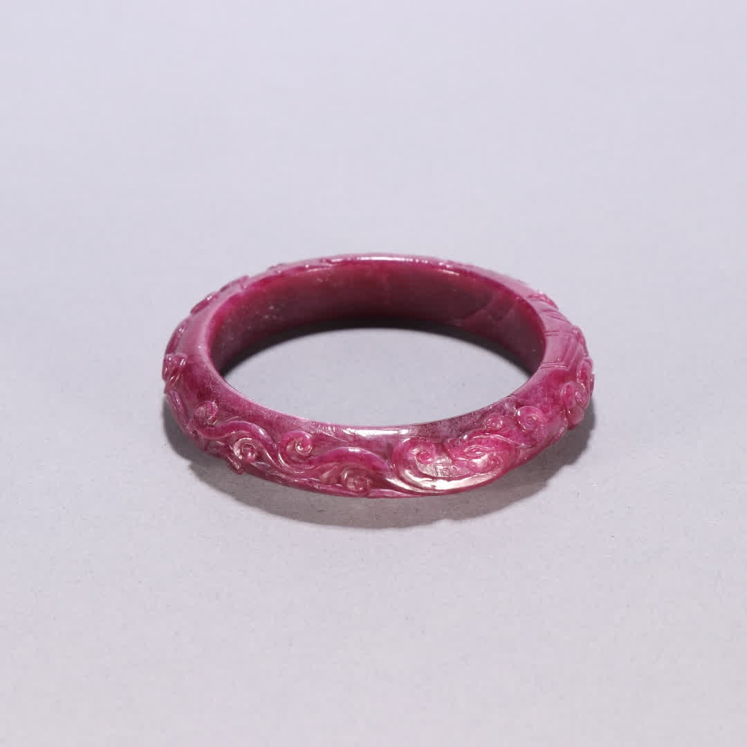 A Qing Dynasty ruby "Dragon and Phoenix Auspicious" bracelet: Qing Dynasty Ruby "Dragon and Phoenix Auspicious" bracelet SIZE: Inner diameter 5.8cm W: 1.2cm W: 67.8g (The Dimensions Of All Batches Are Manually Measured.If You Need More Detailed Information,