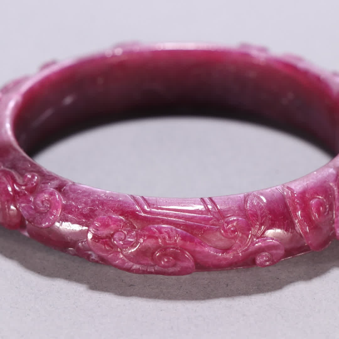 A Qing Dynasty ruby "Dragon and Phoenix Auspicious" bracelet - 4