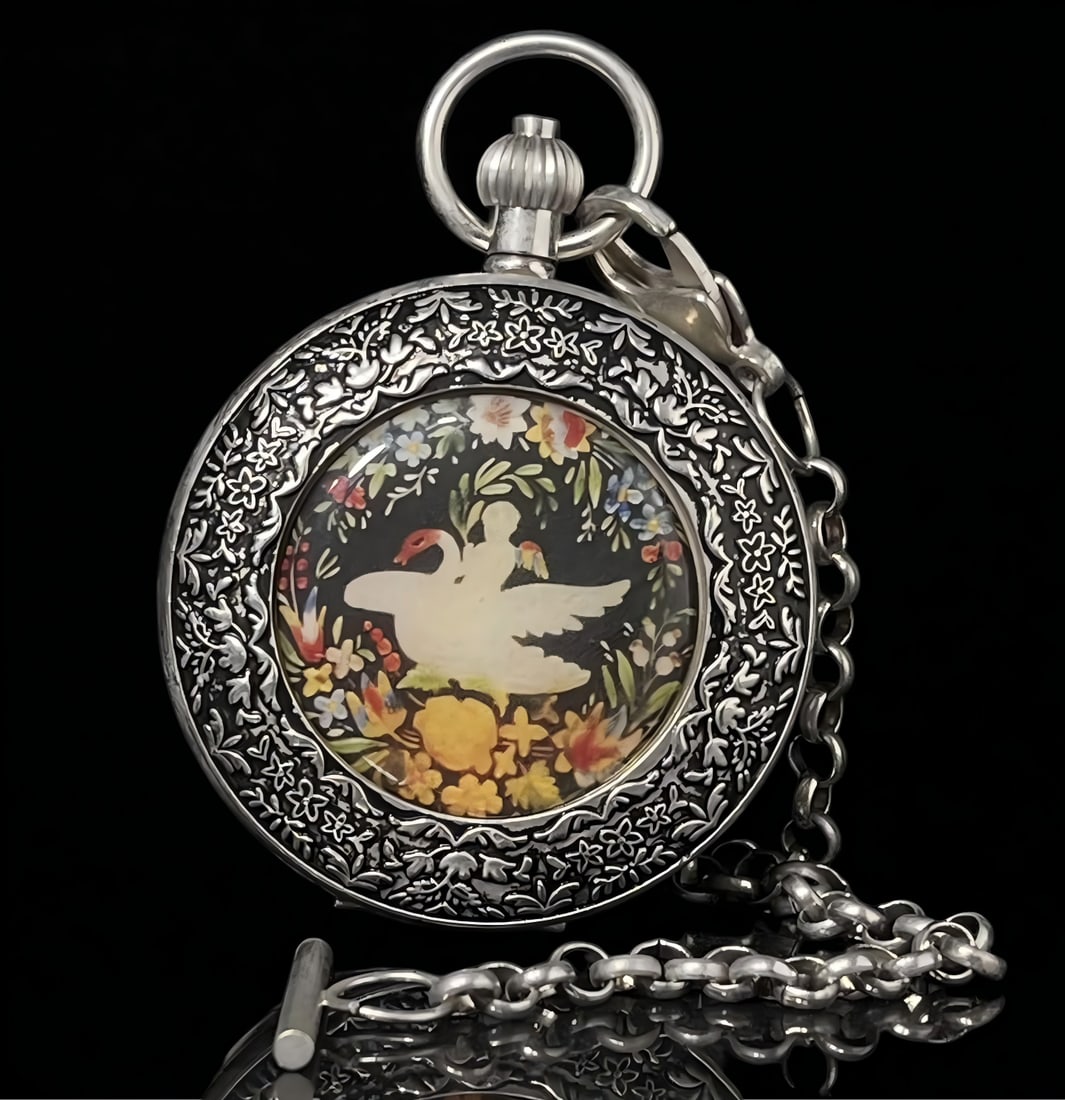 A late Qing dynasty double-open pocket watch: In the late Qing dynasty, I open my pocket watch in pairs SIZE: D:55mm (The Dimensions Of All Batches Are Manually Measured.If You Need More Detailed Information, Please Contact Our Customer Service