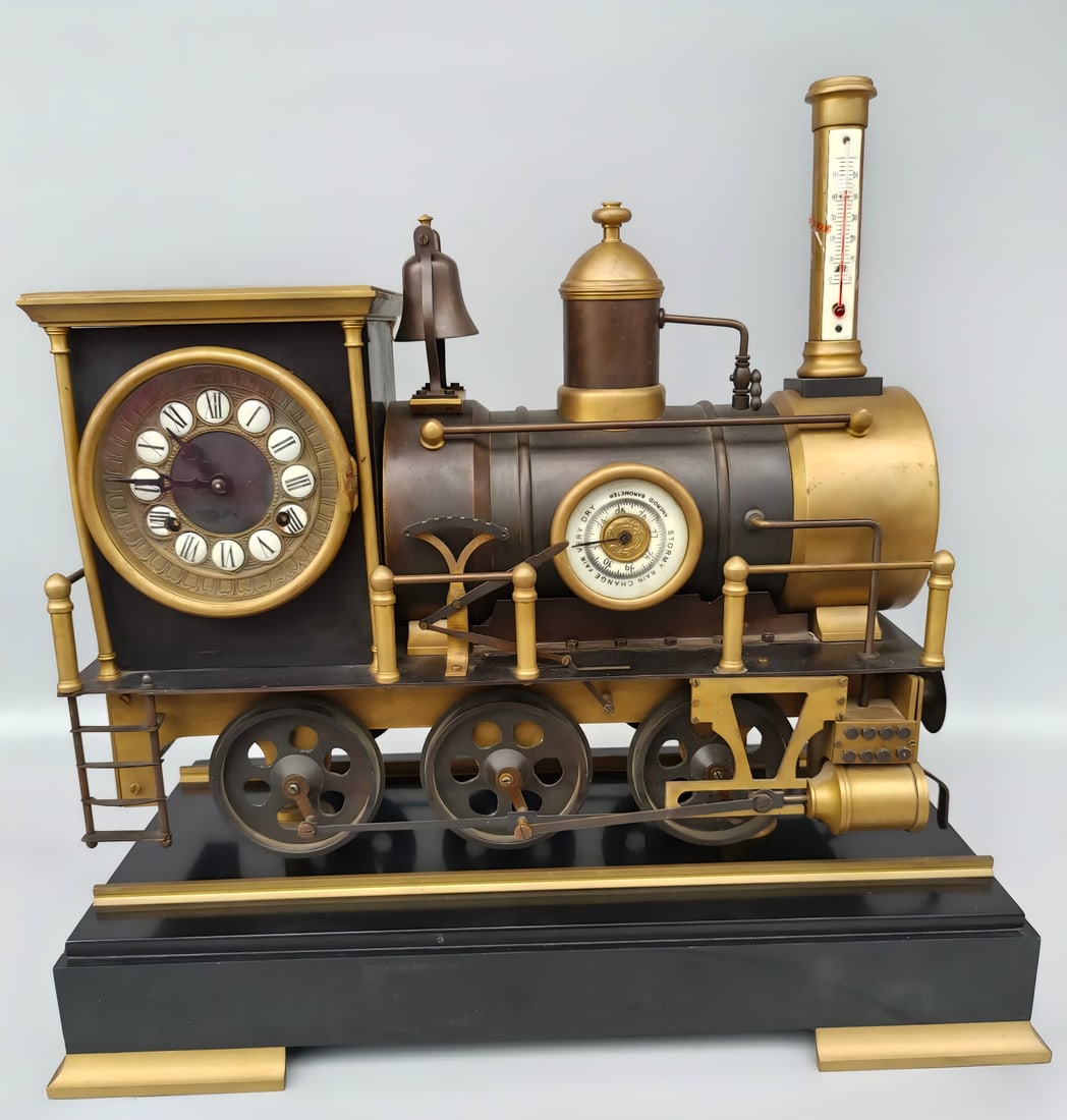 A late Qing dynasty pure copper fully linked locomotive clock: Late Qing Dynasty pure copper fully linked locomotive clock SIZE: H:46cm L:46cm W:23cm (The Dimensions Of All Batches Are Manually Measured.If You Need More Detailed Information, Please Contact Our Cu