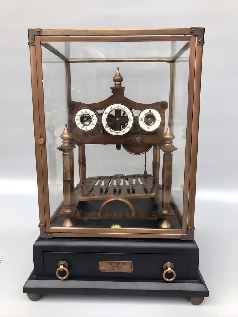 A late Qing Dynasty beaded clock: The late Qing Dynasty beads roll the bell SIZE: 40x28x26cm (The Dimensions Of All Batches Are Manually Measured.If You Need More Detailed Information, Please Contact Our Customer Service Before