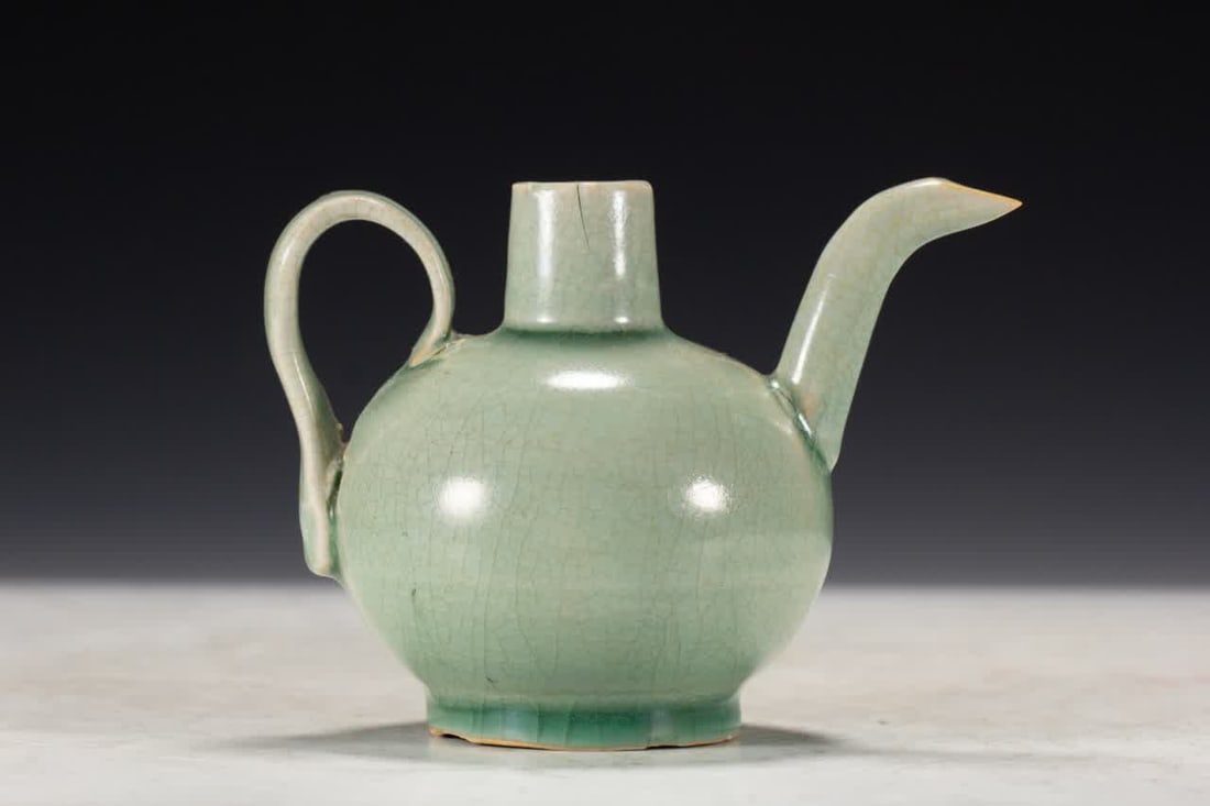A Song Dynasty celadon teapot - 5