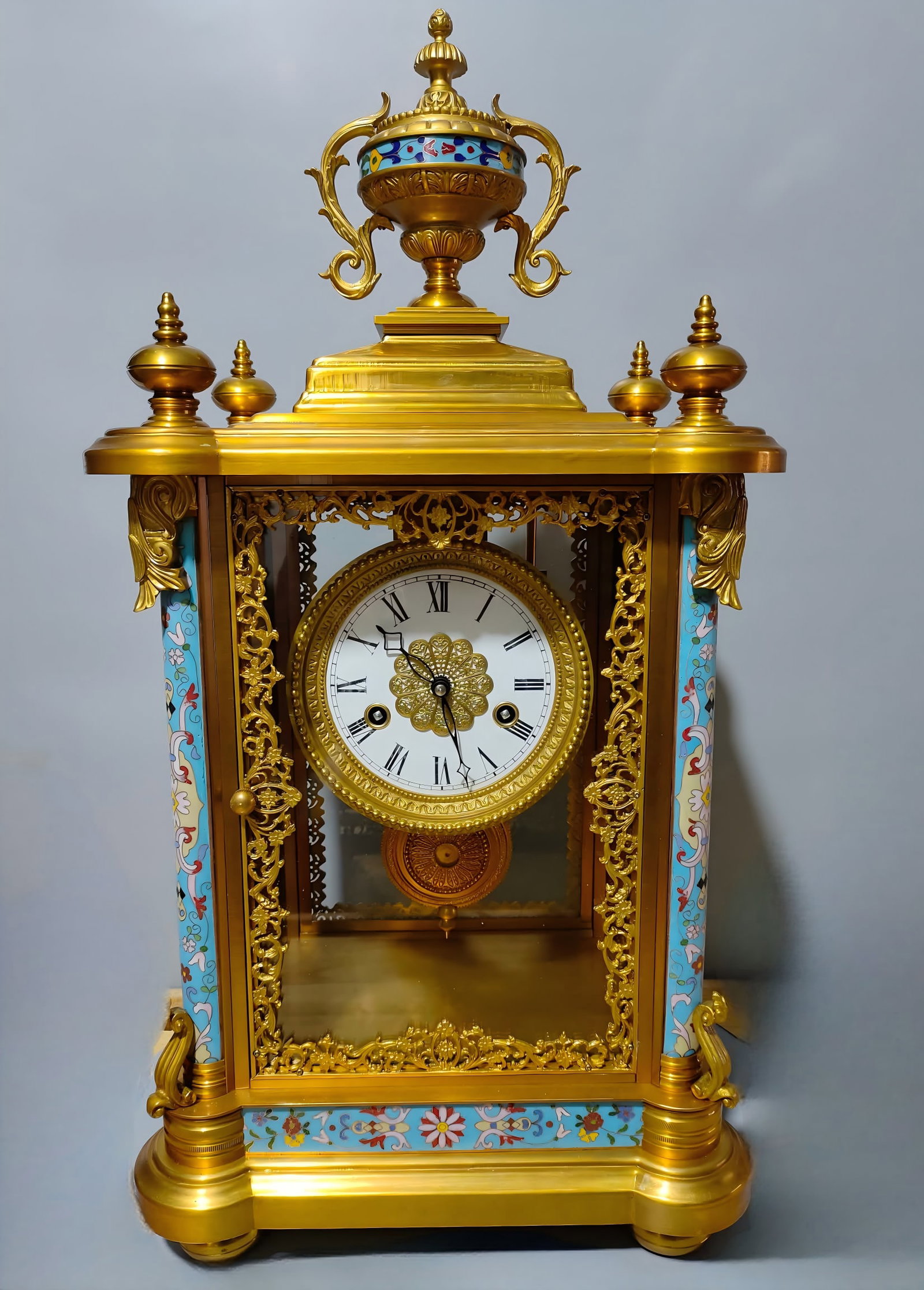 A late Qing cloisonne gilded clock: Late Qing cloisonne gilded bell SIZE: 62x32x22cm (The Dimensions Of All Batches Are Manually Measured.If You Need More Detailed Information, Please Contact Our Customer Service Before Bidding.)