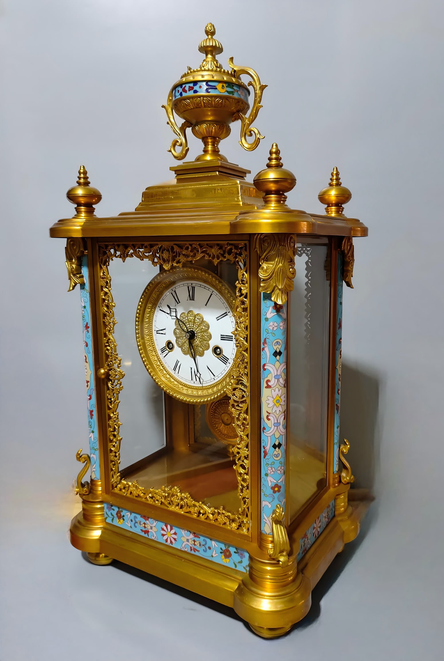 A late Qing cloisonne gilded clock - 2
