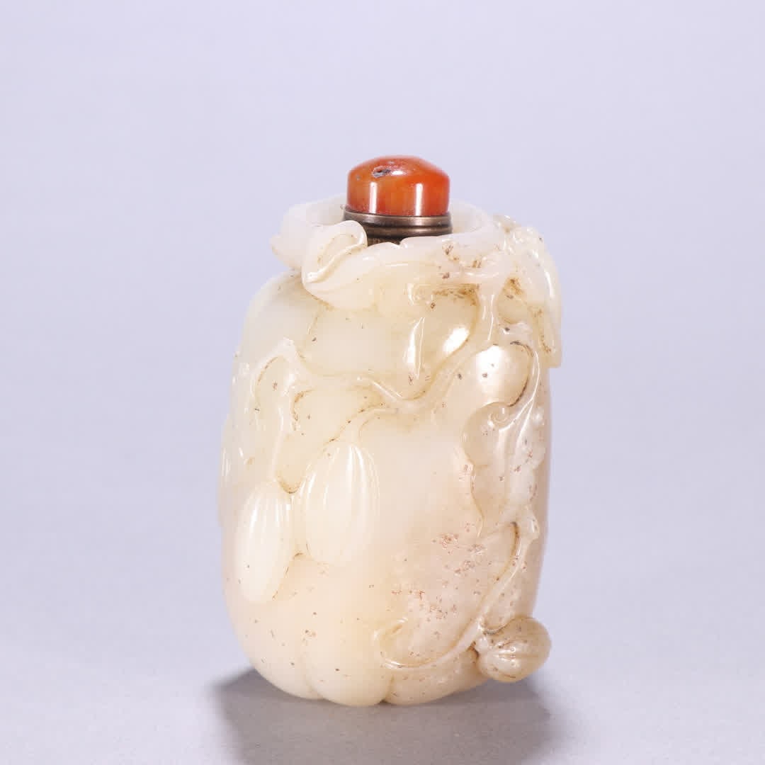 A Qing Dynasty Hetian Yufu Melon Snuff Bottle: Qing Dynasty Hetian Yufu Melon Snuff Bottle SIZE: H:8.9cm W:5.4cm W:243g (The Dimensions Of All Batches Are Manually Measured.If You Need More Detailed Information, Please Contact Our Customer