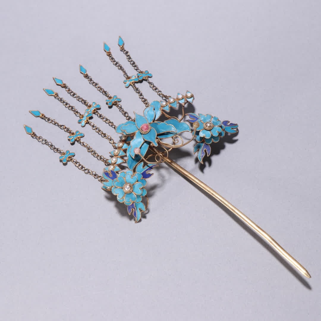 A Qing Dynasty silver gilt hairpin with kingfisher floral patterns - 5