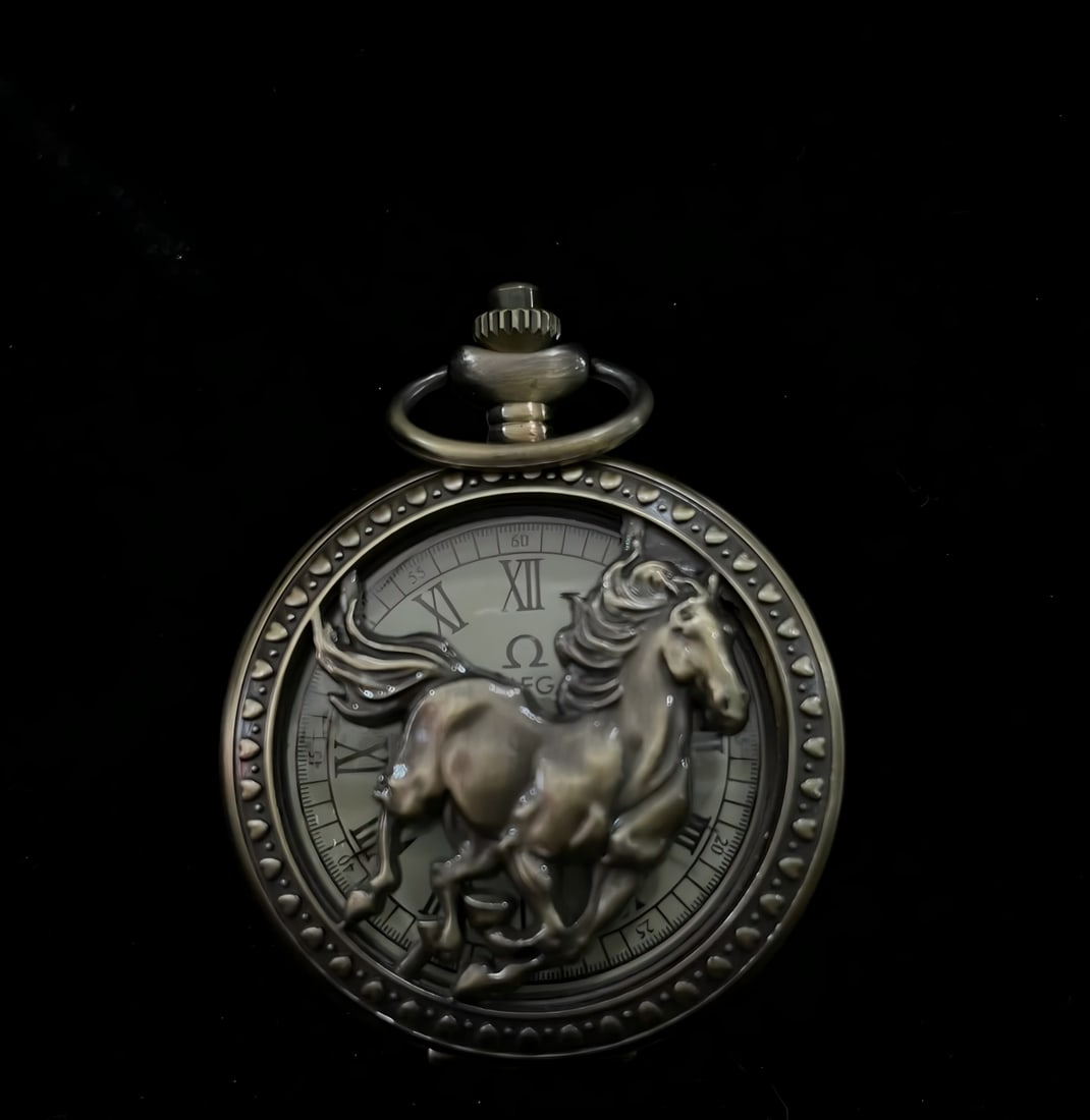 A late Qing dynasty horse relief single-opening pocket watch: Late Qing dynasty horse relief single pocket watch SIZE: D:45mm (The Dimensions Of All Batches Are Manually Measured.If You Need More Detailed Information, Please Contact Our Customer Service Before