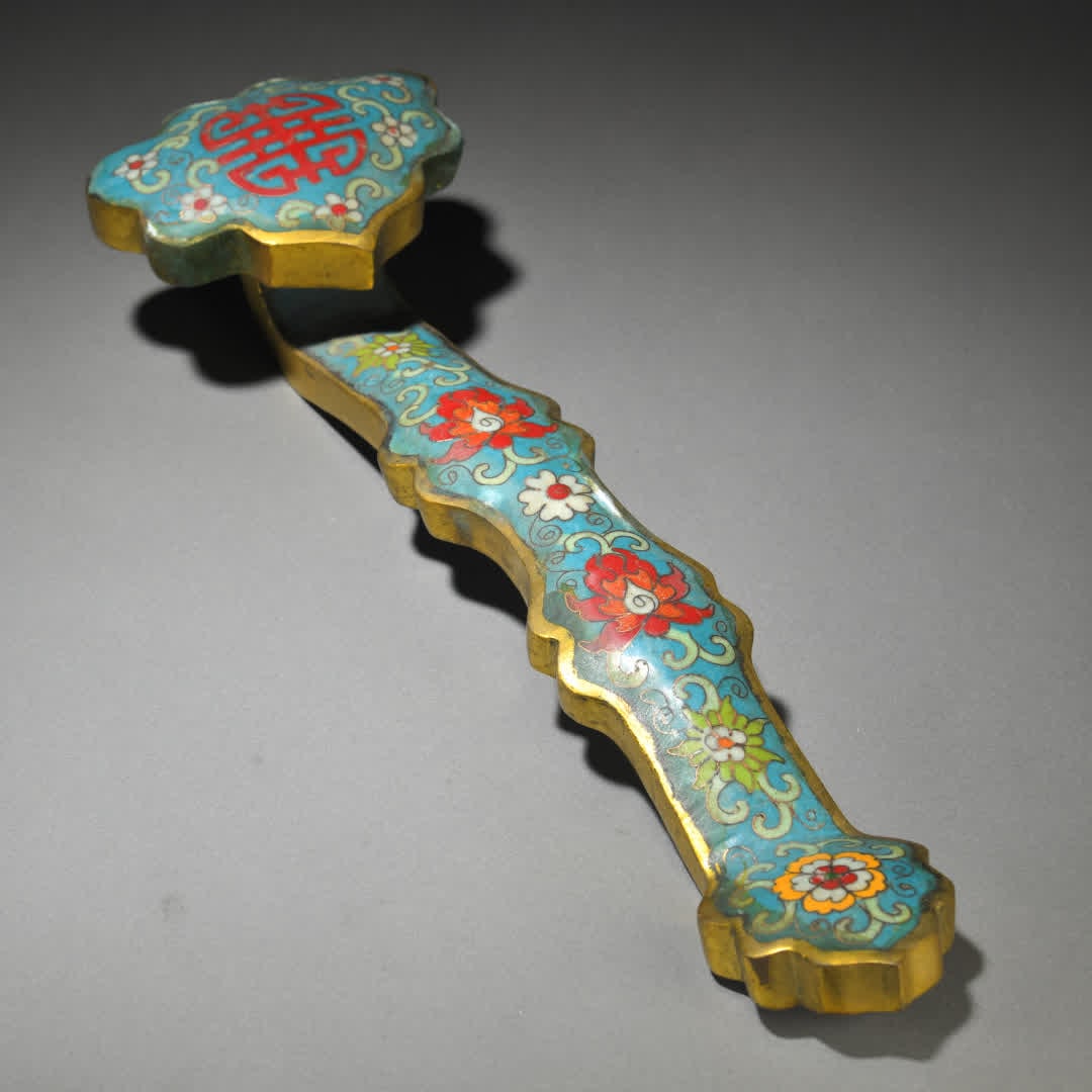 A cloisonne bronze-backed ruyi ornament: cloisonne bronze-plated ruyi ornaments SIZE: H:5.2cm W:35cm W:1146g (The Dimensions Of All Batches Are Manually Measured.If You Need More Detailed Information, Please Contact Our Customer Service